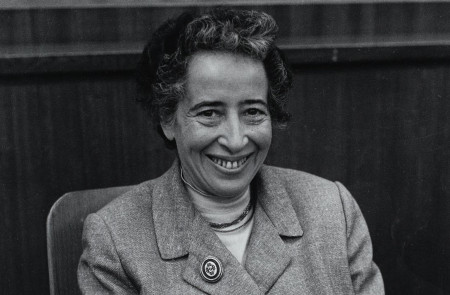 <p>Hannah Arendt en el 1º Congreso de crítica cultural (1958). / <strong>Barbara Niggi</strong></p>