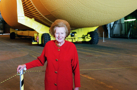 <p>Margaret Thatcher en el Centro Espacial Kennedy, en 2001. / <strong>NASA</strong></p>