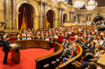 <p>Pleno de investidura de Salvador Illa. / <strong>Parlament de Catalunya (Sergio Ramos Lavedesa)</strong></p>