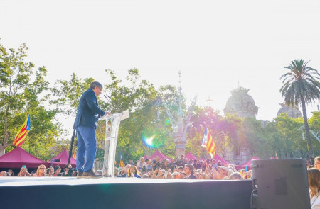 <p>Carles Puigdemont, durante su discurso del 8 de agosto. / <strong>X (@JuntsXCat)</strong></p>