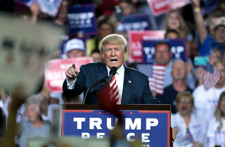 <p>Donald Trump en un mitin en Prescott Valley (Arizona) durante la campaña electoral de 2016 / <strong>Gage Skidmore</strong></p>