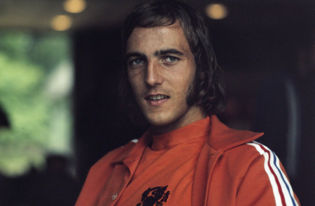 <p>Johan Neeskens, durante una convocatoria con la selección de Países Bajos, en 1974. / <strong>Rob Mieremet - Anefo</strong></p>