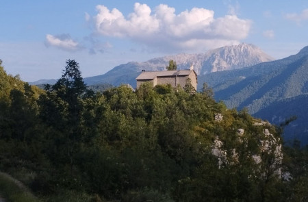 <p>Vistas al valle de Benasque, en el Pirineo aragonés. / <strong>A. M.</strong> </p>