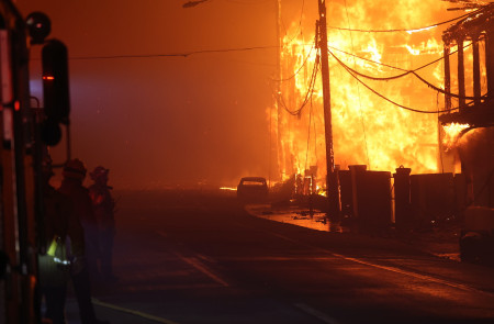 <p>Incendio en las calles de Palisades (Los Ángeles), el pasado 8 de enero. / <strong>Departamento de Protección contra Incendios de California</strong></p>