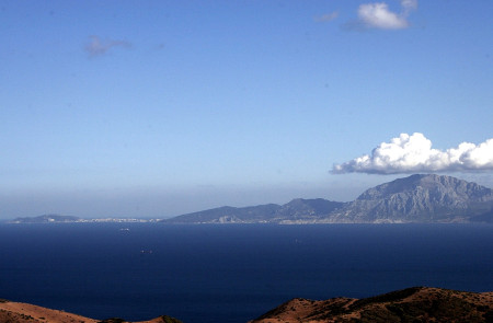 <p>Estrecho de Gibraltar, en una imagen tomada en 2006. / <strong>Gaspar Serrano</strong></p>