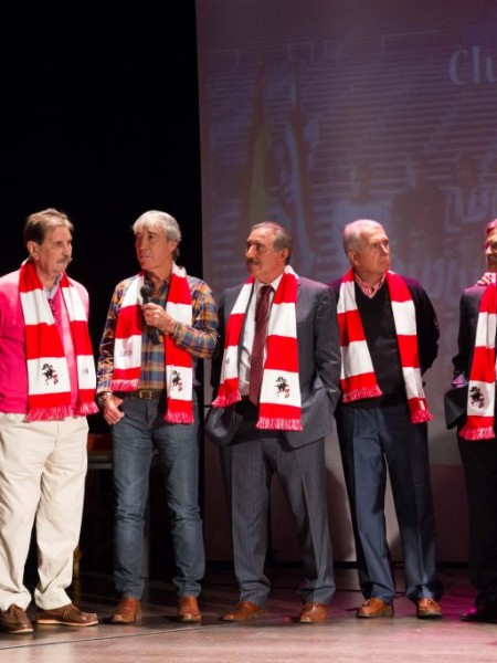 Acto en honor a la plantilla del Atlético de Madrid que llegó a la final de la Copa de Europa de 1974 y ganó la Intercontinental de 1975 organizada por la Peña Los 50.