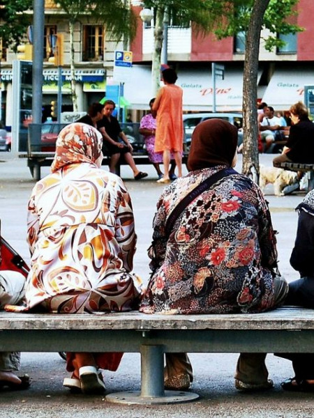 <p>Mujeres con velo en Barcelona.</p>