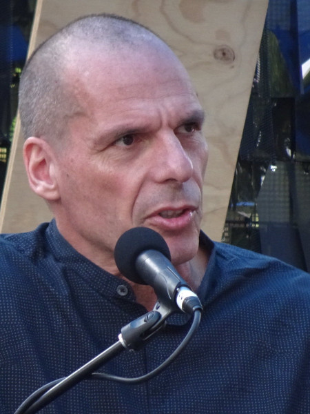 <p>Yanis Varoufakis, durante su ponencia en el Adelaide Festival en Australia, el 28 de abril de 2020. / <strong>Michael Coghlan</strong></p>