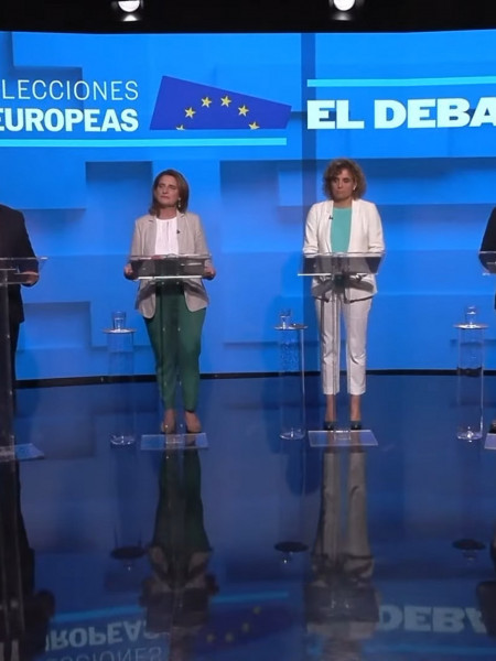 <p>Las candidatas y candidatos españolas a las elecciones europeas, momentos antes de iniciar el debate electoral. / <strong>YouTube (Cadena SER)</strong></p>