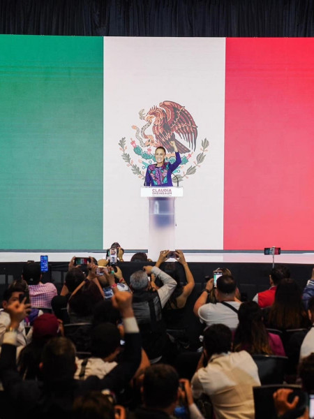 <p>Claudia Sheinbaum analiza los resultados en la rueda de prensa poselectoral, en Ciudad de México, el 3 de junio. / <strong>Cuenta de FB de C.S.</strong></p>