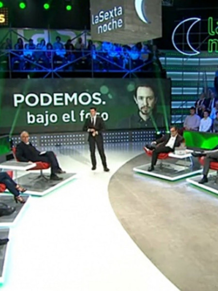 <p>Ignacio Escolar junto a Eduardo Inda y Francisco Marhuenda, entre otros, durante un debate sobre la financiación de Podemos. Mayo de 2016. / <strong>La Sexta</strong></p>