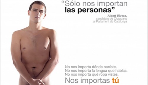 <p>Primer cartel electoral de Ciudadanos, de 2006, en el que aparece desnudo su candidato Albert Rivera.</p>