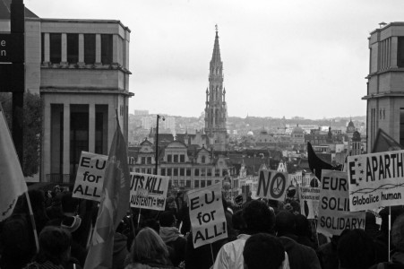 <p>Manifestación por una Europa de las personas y no del capital el 17 de octubre de 2015 en Bruselas.</p>