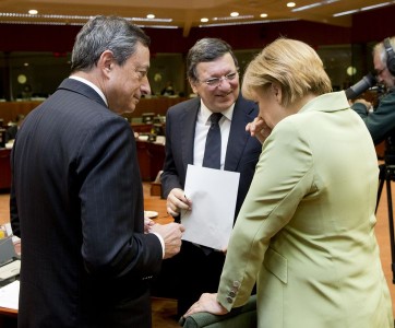 <p>Draghi, Barroso y Merkel.</p>