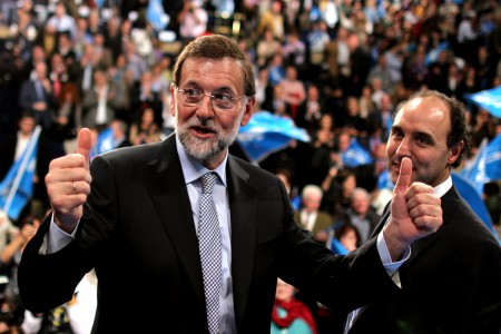 <p>Mariano Rajoy, durante un mitin de campaña electoral en Santander</p>