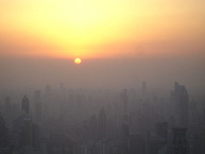 <p>Nube de contaminación sobre la ciudad china de Shanghai. 2008.</p>