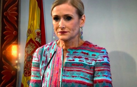 <p>Cristina Cifuentes comparece ante la prensa, después del pleno de la Asamblea de Madrid donde debía dar explicaciones sobre su máster. </p>