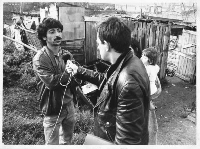 <p>Xosé Manuel Pereiro en el desalojo de un poblado chabolista en A Coruña en la década de los 90.</p>