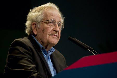 <p>Noam Chomsky, durante una conferencia en Buenos Aires, el 12 de marzo de 2015.</p>