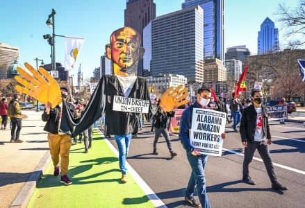 <p>Protestas de los trabajadores de Amazon en Boston (EE.UU.) el pasado mes de marzo.</p>