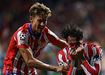 <p>Llorente y Giménez celebran el gol del uruguayo que dio la victoria a los colchoneros. / <strong>Club Atlético de Madrid</strong></p>