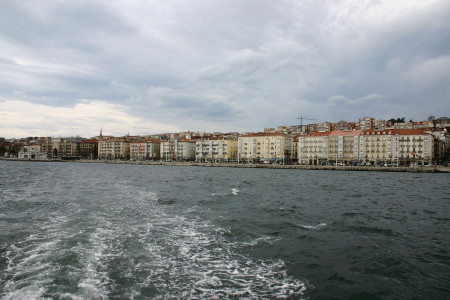 <p>Casas burguesas del primer ensanche de Santander, vistas desde el mar. / <strong>Josep Panadero</strong></p>