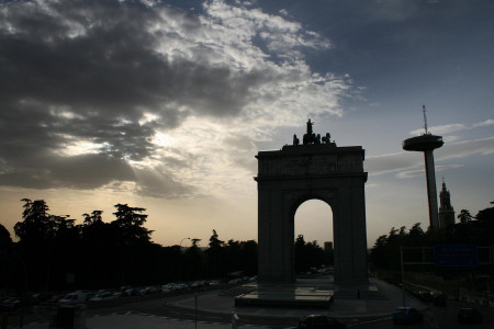 <p>El Arco de la Victoria, que conmemora el triunfo franquista en la Guerra Civil, en Madrid. / <strong>Roberto García, CC BY 2.0</strong></p>