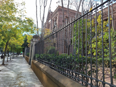 <p>La fundación Fausta Elorz, en la calle Torrijos / Conde de Peñalver en Madrid. / <strong>R.A.</strong></p>