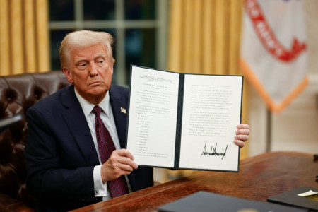 <p>Donal Trump, tras la firma de los cientos de decretos del pasado 21 de enero. / <strong>The White House </strong></p>