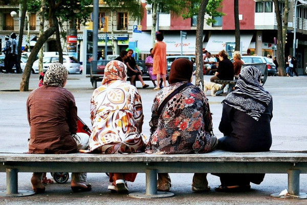 <p>Mujeres con velo en Barcelona.</p>