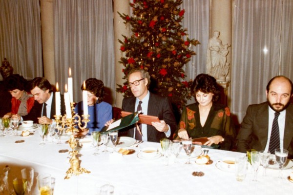 <p>Felipe González, durante la cena de Navidad con los miembros de su Gobierno en 1982.</p>