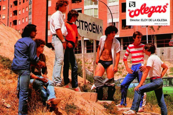 <p>Fotocartón de la película Colegas (1982) de Eloy de la Iglesia, uno de los creadores del cine quinqui. </p>