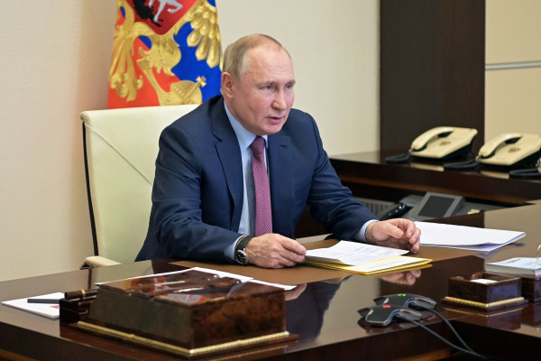 <p>Vladimir Putin en una reunión con los miembros de su Gobierno.</p>