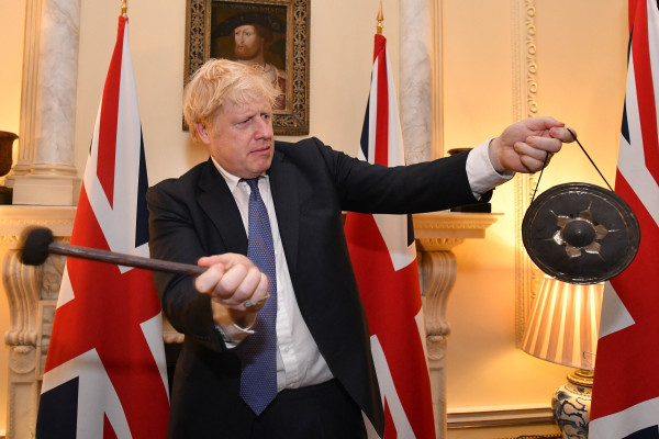 <p>Boris Johnson anuncia el momento del Brexit en enero de 2020 en el interior de Downing Street.</p>