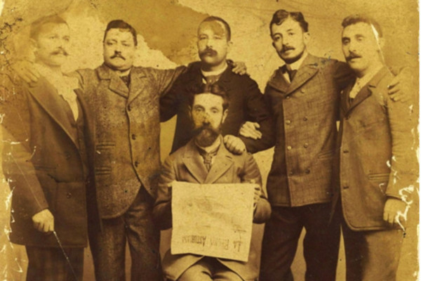 <p>Eladio Carreño (centro, sentado), médico y alcalde de Xixón durante la Primera República, y otros republicanos federales asturianos.</p>