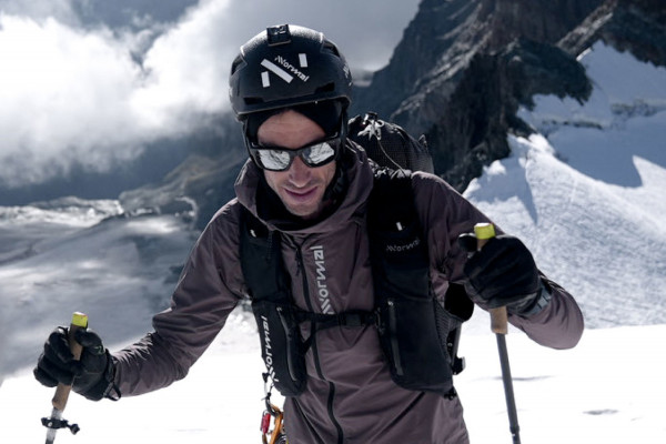 <p>Kilian Jornet durante su travesía por las cumbres alpinas. / <strong>Instagram @kilianjornet</strong></p>