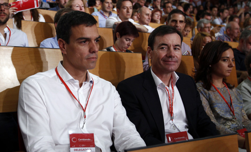 Pedro Sánchez y Tomás Gómez, en el XXXIX Congreso Federal Extraordinario del PSOE. 