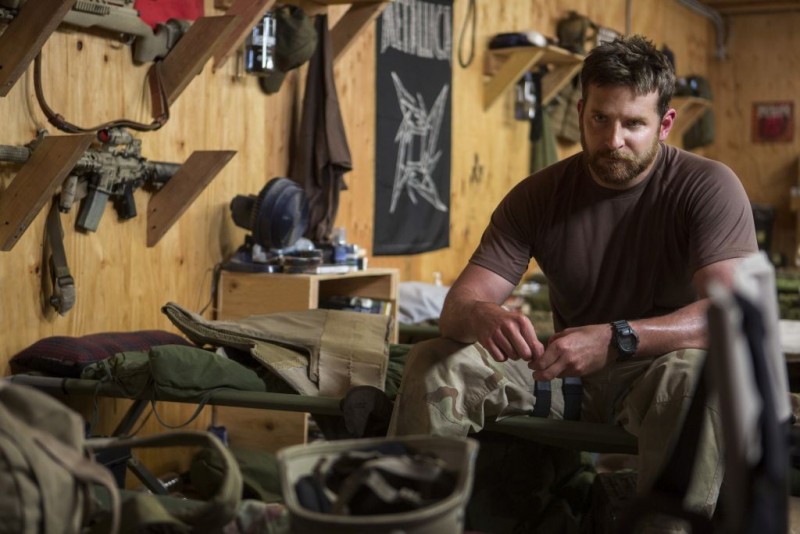 Bradley Cooper en una escena de la película dirigida por Clint Eastwood, El francotirador.