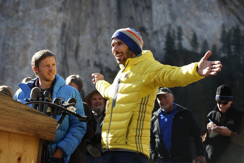 Kevin Jorgeson y  Tommy Caldwell  (izq) durante una rueda de prensa en Yosemite, después de su ascenso al Dawn Wall.