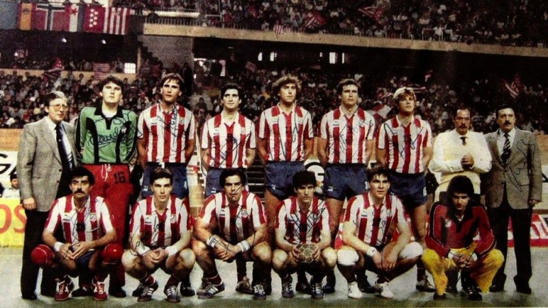 La plantilla atlética el día de la final frente al Metaloplastica.