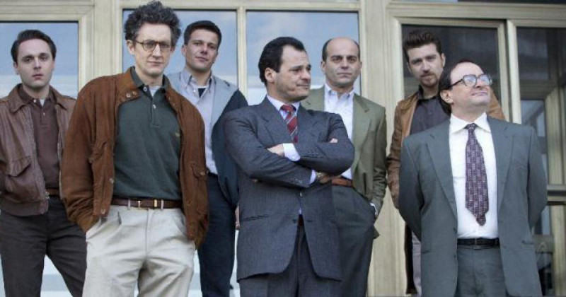 <p>El equipo de la fiscalía milanesa, caracterizado en la serie <em>1992</em>. Antonio di Pietro, en el centro. </p>