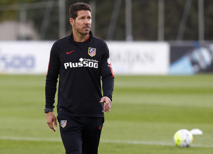 <p>Diego Simeone durante un entrenamiento del Atlético de Madrid.</p>