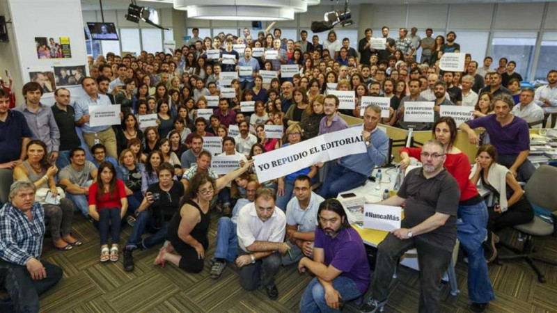 <p>Trabajadores de la Nación en su redacción.</p>