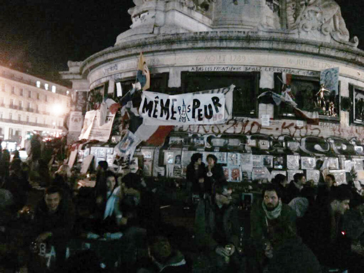 <p>Manifestantes en la Place de la République de París el 11 de abril. </p>