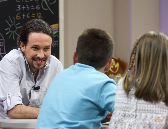 <p>Pablo Iglesias, en <em>Quiero gobernar</em>, programa que enfrentó a los candidatos a la presidencia del Gobierno con niños.</p>