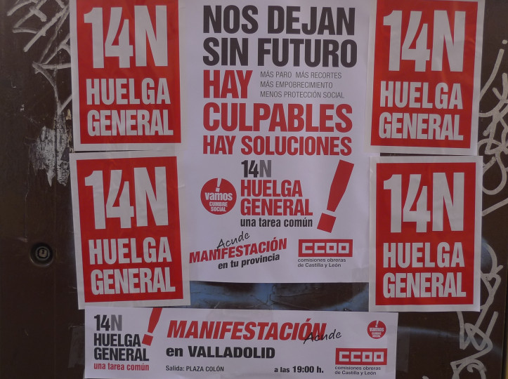 <p>Carteles de Comisiones Obreras que animan a seguir la Huelga General del 14 de noviembre de 2012</p>