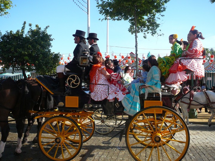 <p>Coche de caballos en la Feria de Abril.</p>