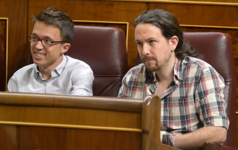 <p>Íñigo Errejón y Pablo Iglesias, en el Congreso de los Diputados.</p>