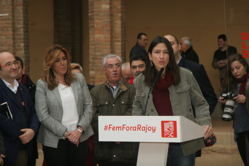 <p>Núria Parlón, con Susana Díaz y Miguel Iceta en un acto electoral de la campaña del 20D. </p>
