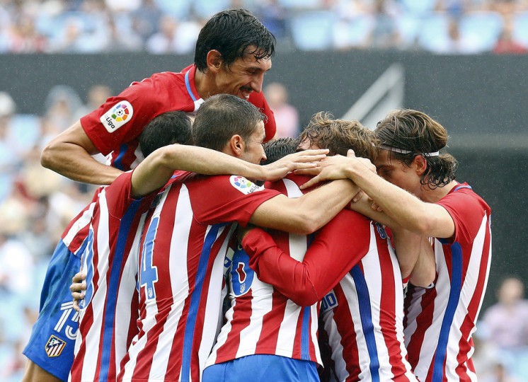 <p>Stefan Savic celebrando un gol del Atlético de Madrid junto a sus compañeros.</p>